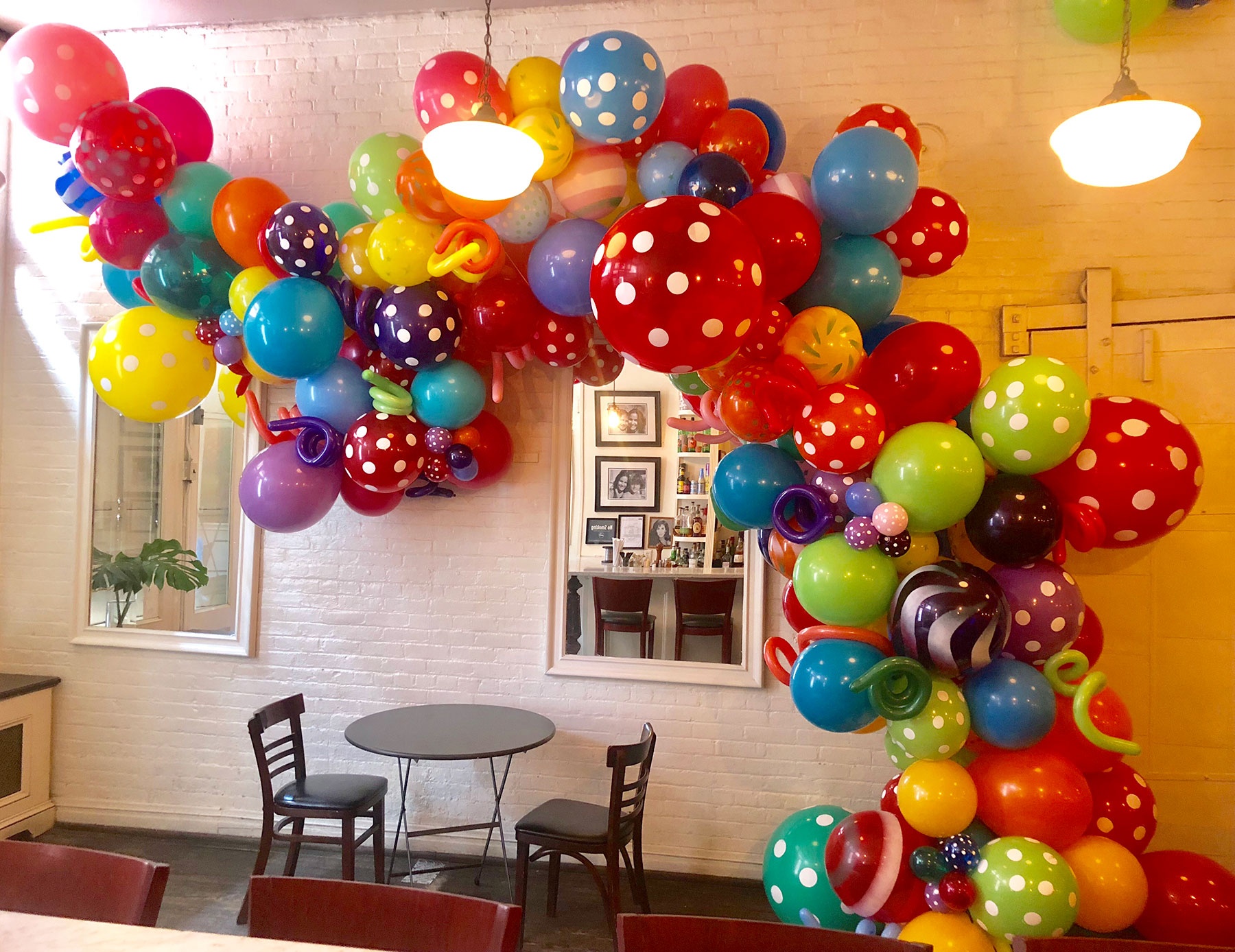 Organic & Funky Balloon Garland