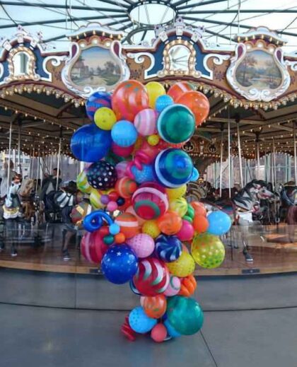 Funky Balloon Column