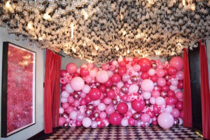Pinks Organic Balloon Wall