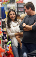 Bethenny Frankel Saloons It Up With Her Little One